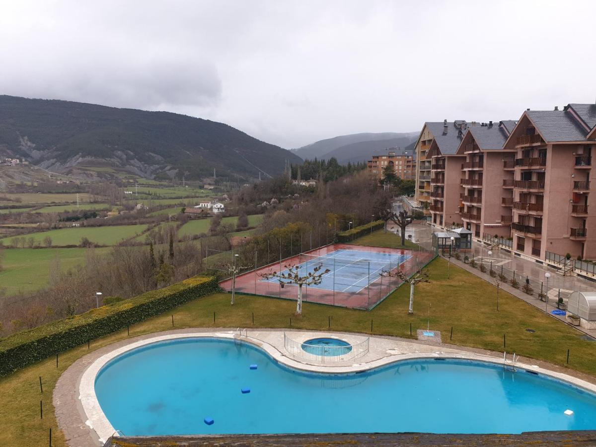 Apartamento Los Valles Jaca Esterno foto