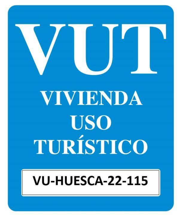 Apartamento Los Valles Jaca Esterno foto